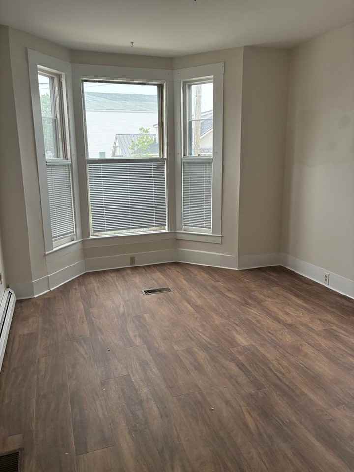 18 5th St - Photo 4 of 13