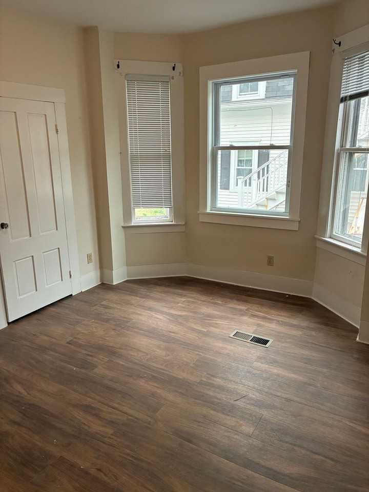 18 5th St - Photo 6 of 13