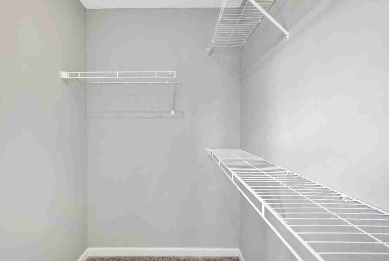 4423 Tolleston Ave - Photo 5 of 32