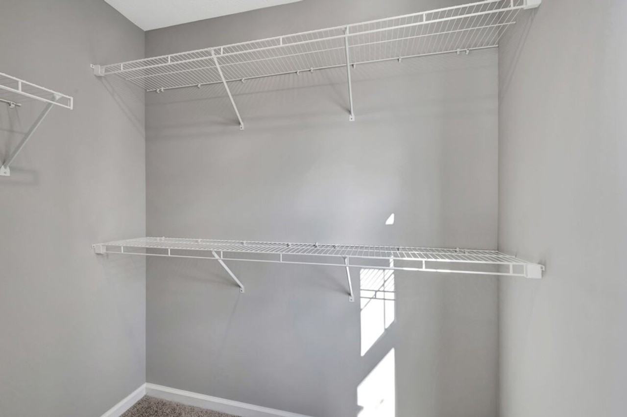 4423 Tolleston Ave - Photo 7 of 32
