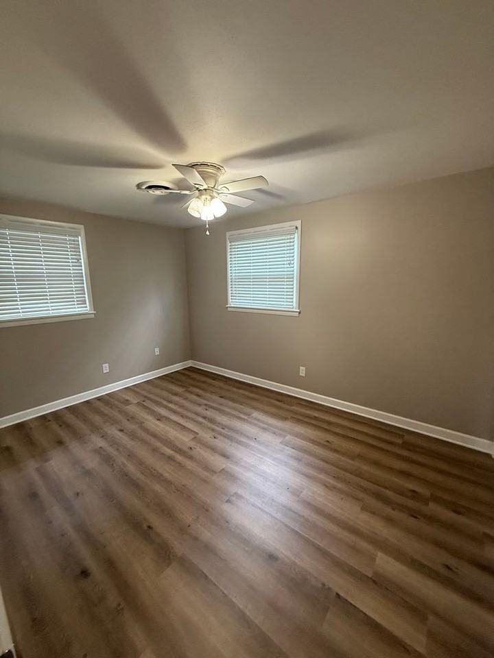 1202 Nahm Dr - Photo 6 of 12