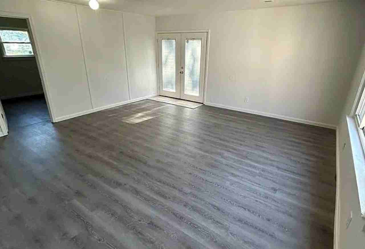 811 Saint Monica Dr - Photo 2 of 10