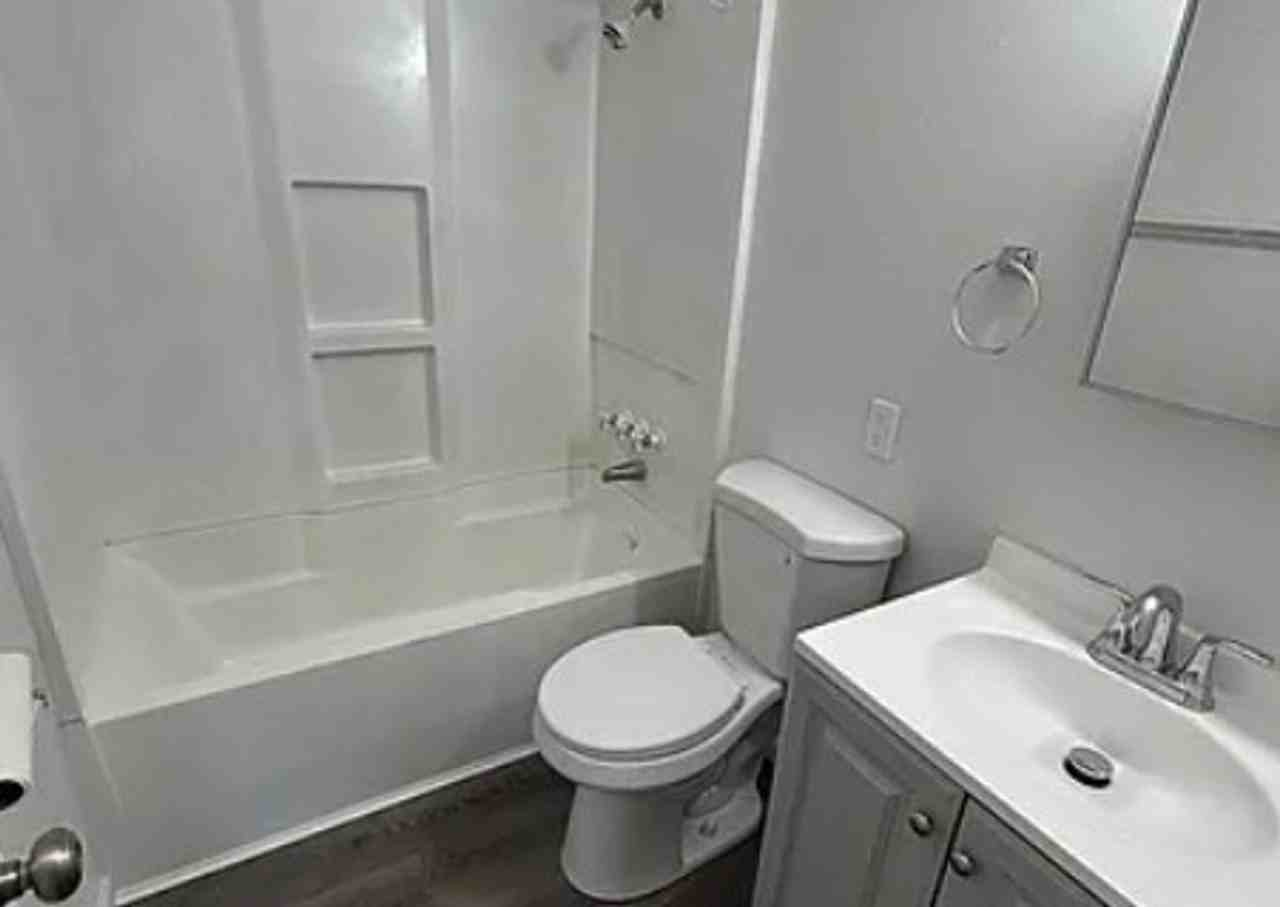 811 Saint Monica Dr - Photo 5 of 10