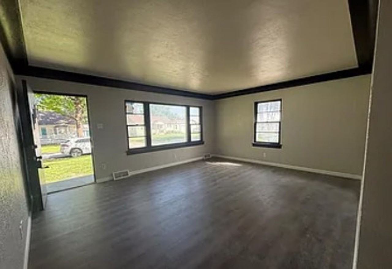 804 Preston Ln - Photo 3 of 12