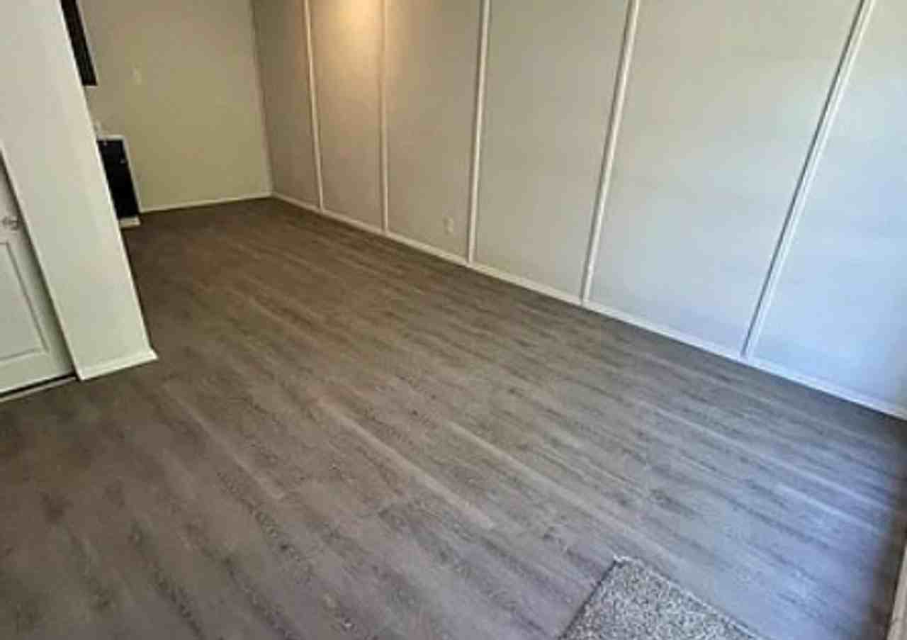 813 Saint William Dr - Photo 2 of 8