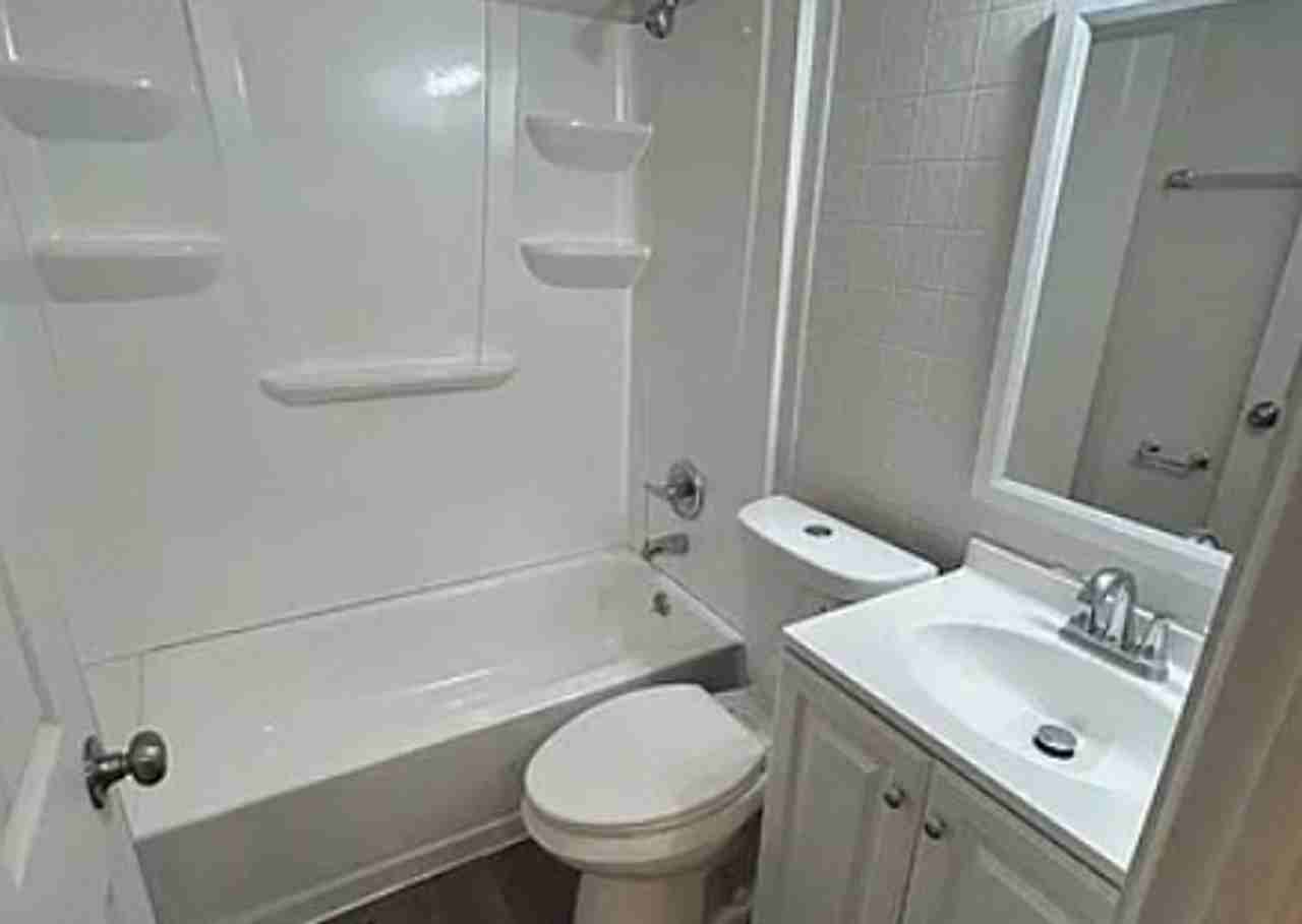 813 Saint William Dr - Photo 4 of 8