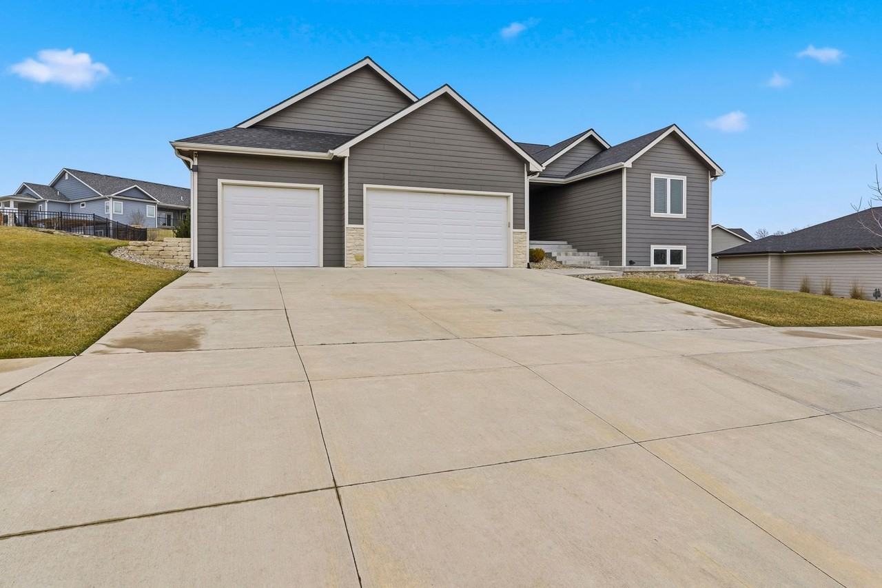 8849 Moonbug Ln - Photo 2 of 50