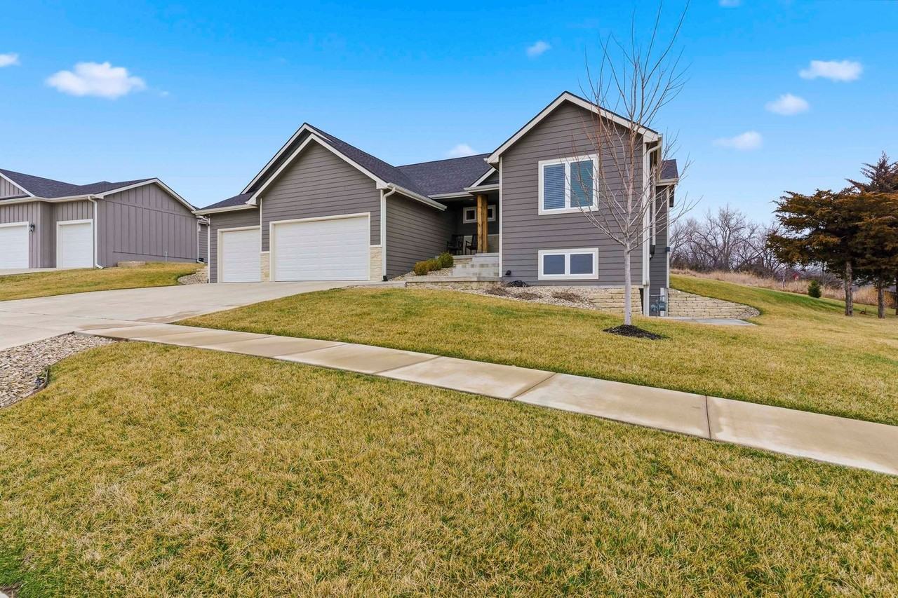 8849 Moonbug Ln - Photo 3 of 50