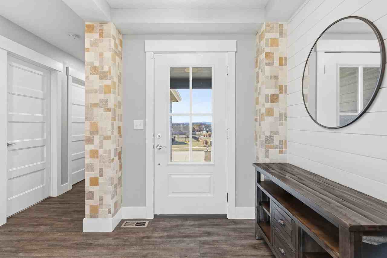 8849 Moonbug Ln - Photo 5 of 50