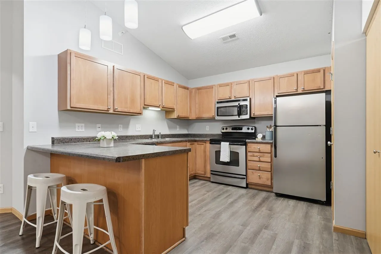 880 Rachael St - Photo 3 of 22