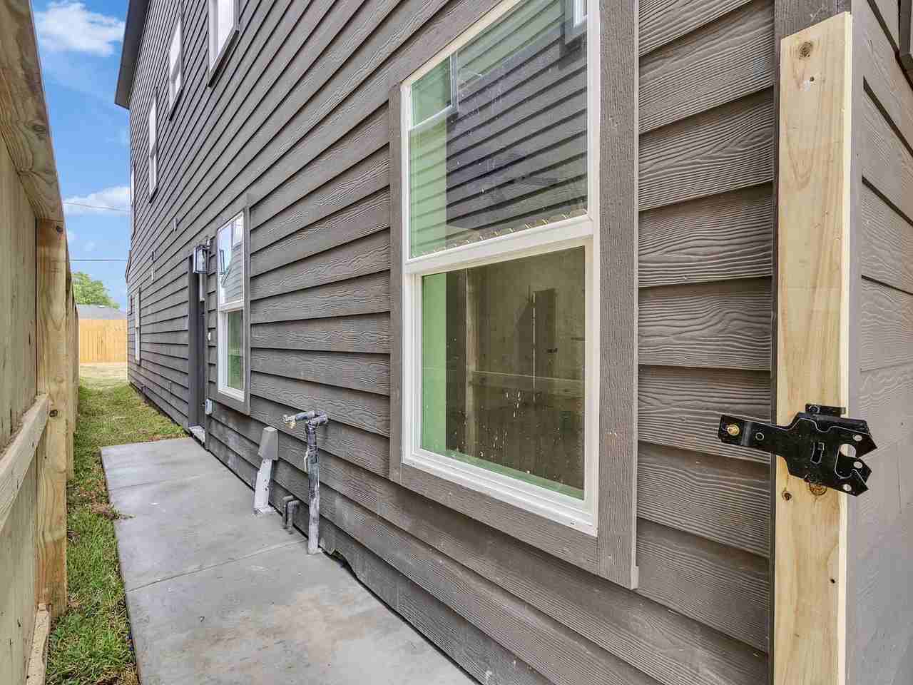 8409 Mahalia Dr #B - Photo 2 of 23