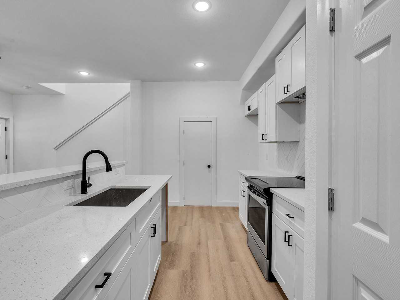8409 Mahalia Dr #B - Photo 5 of 23
