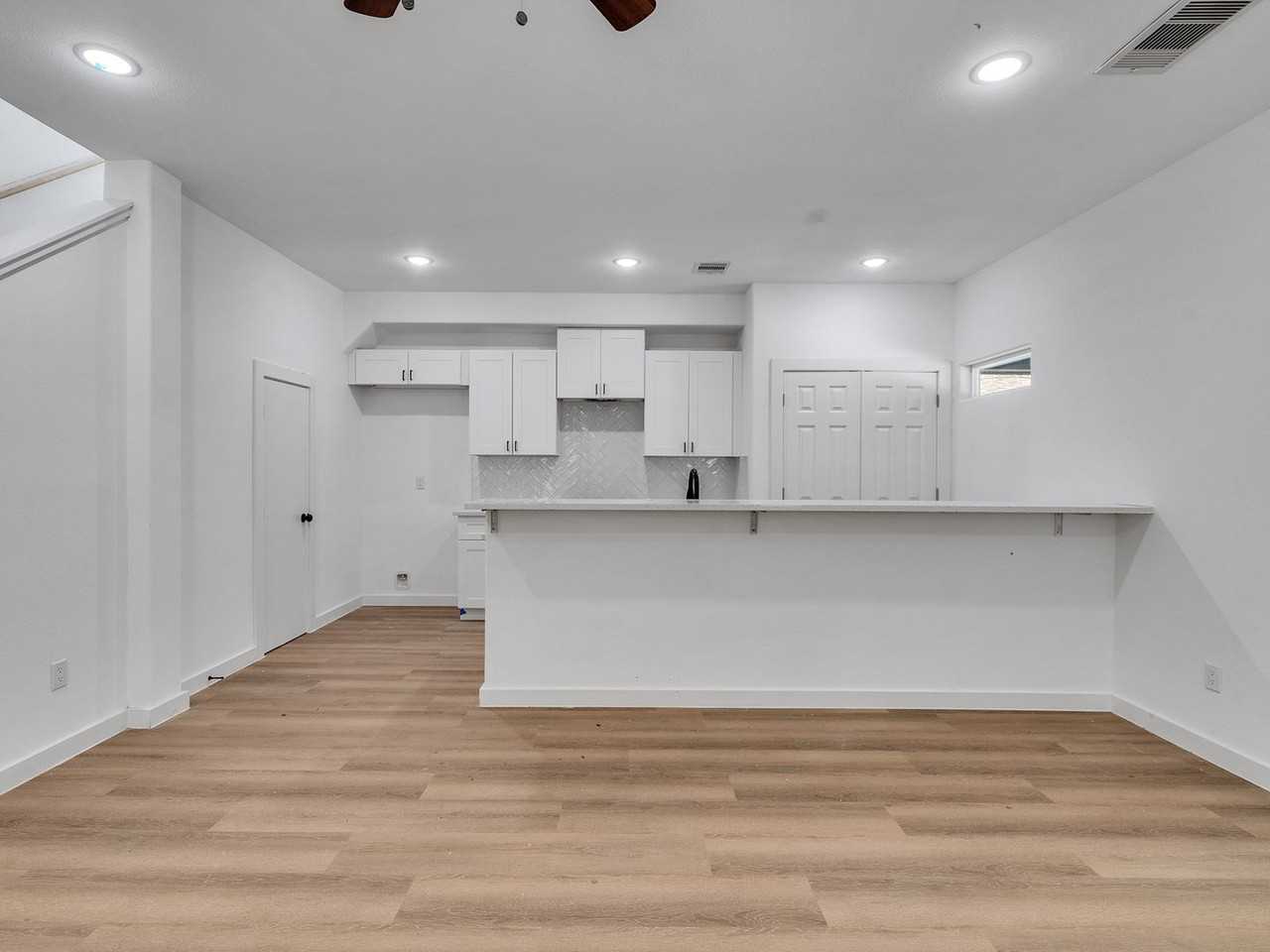 8409 Mahalia Dr #B - Photo 6 of 23