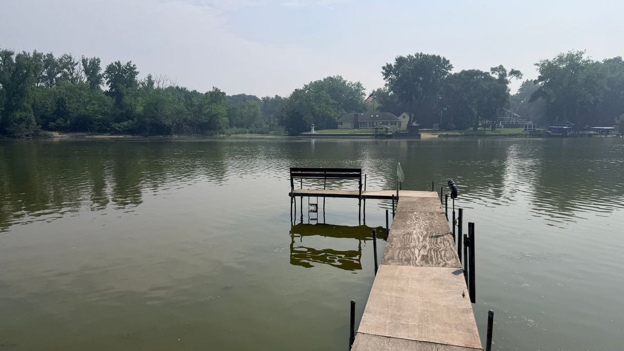 4234 Riverside Dr - Photo 3 of 40