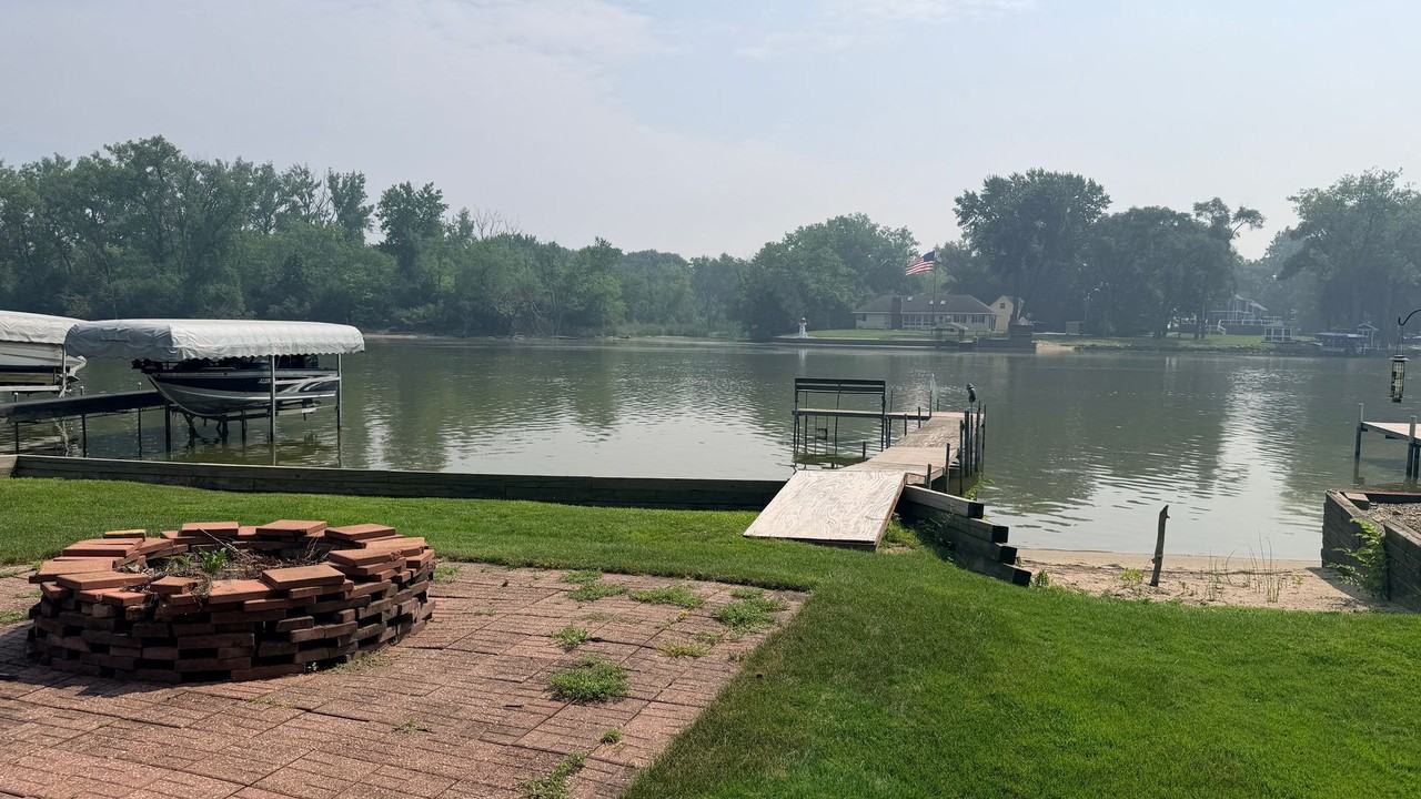 4234 Riverside Dr - Photo 6 of 40
