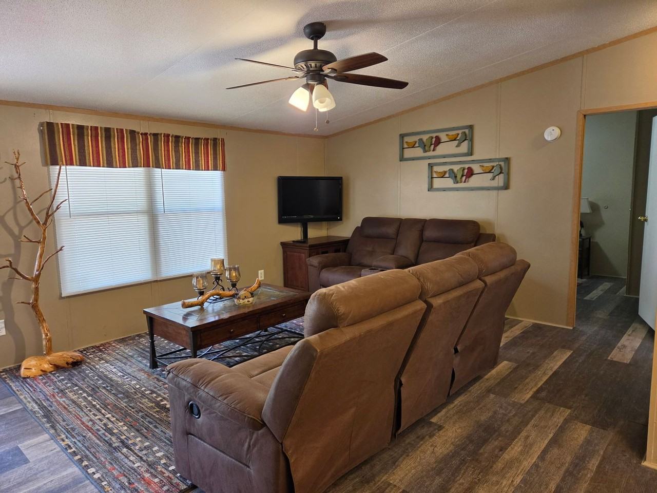 112 Pine Knot Trl - Photo 4 of 38