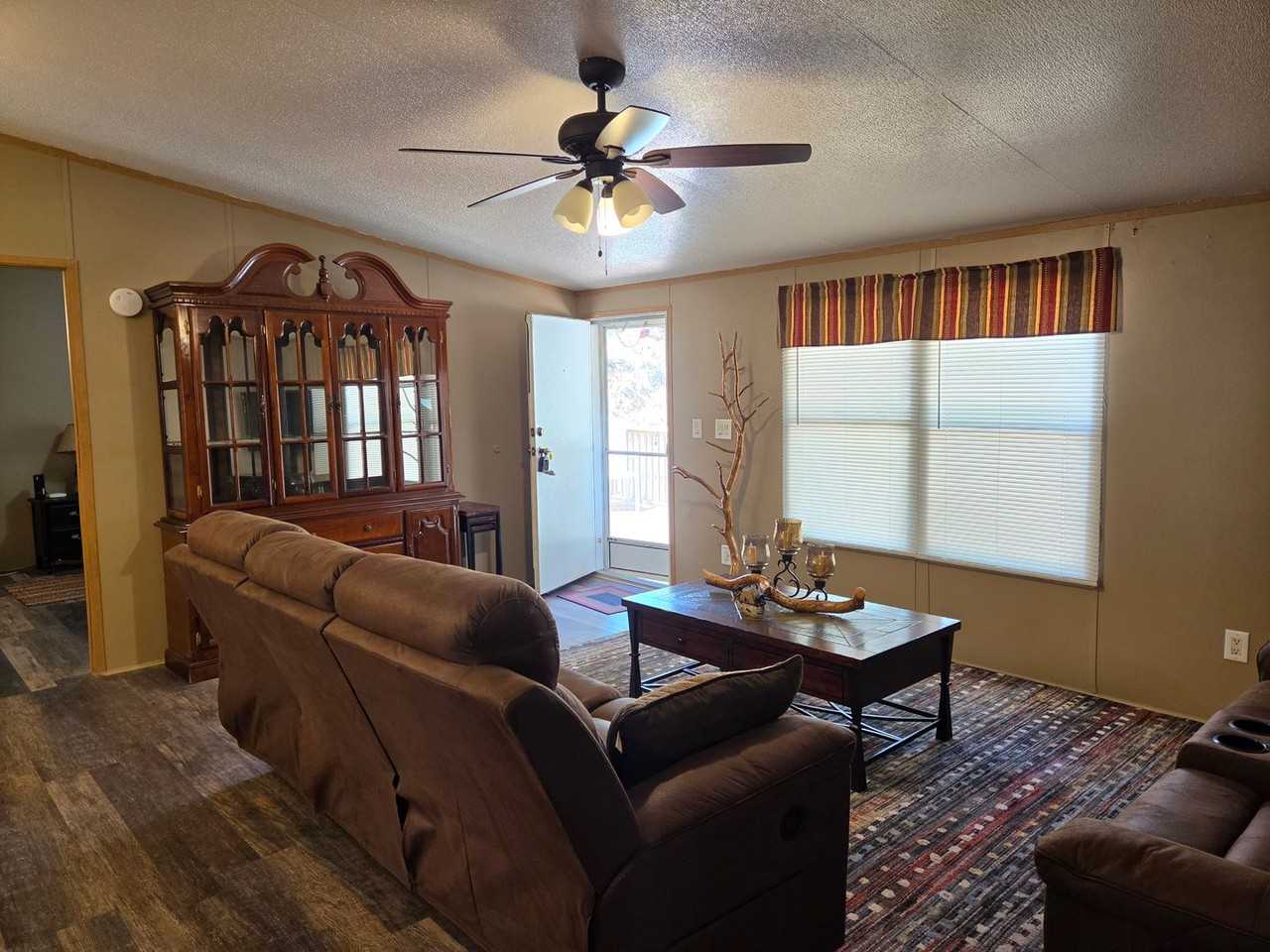 112 Pine Knot Trl - Photo 5 of 38