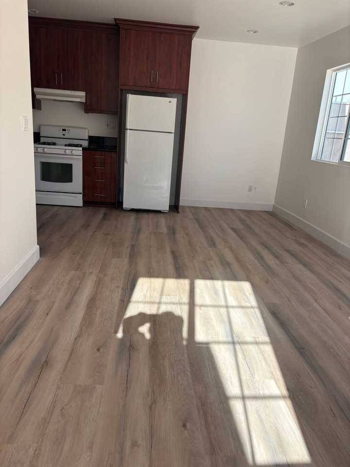 7347 Valmont St - Photo 4 of 11