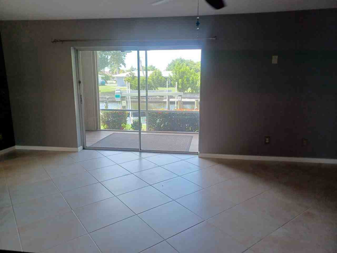 208 Cape Coral Pkwy E - Photo 6 of 24