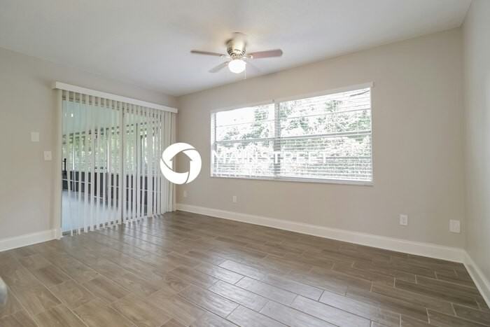 44 Plover Ave - Photo 3 of 16