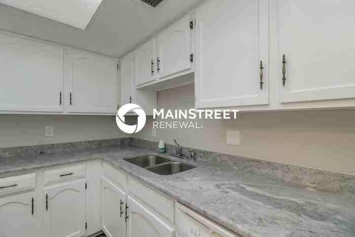 44 Plover Ave - Photo 5 of 16