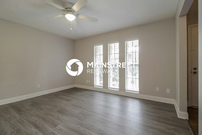 44 Plover Ave - Photo 7 of 16