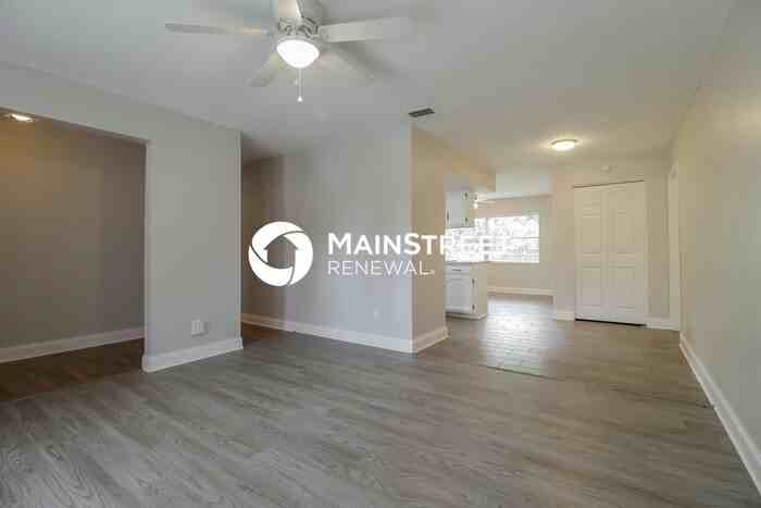44 Plover Ave - Photo 7 of 16