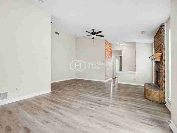 330 Bryant Ln - Photo 5 of 19