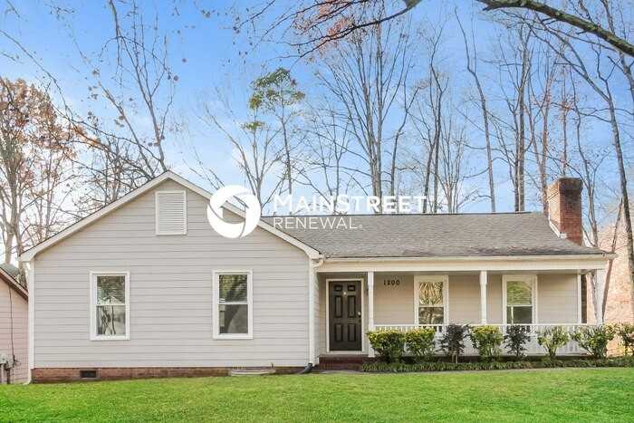 1200 Ashford St - Photo 2 of 18
