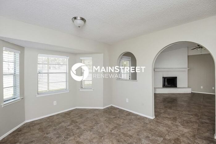 8805 Main St - Photo 4 of 16