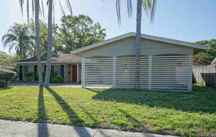 10411 Butia Pl - Photo 2 of 32