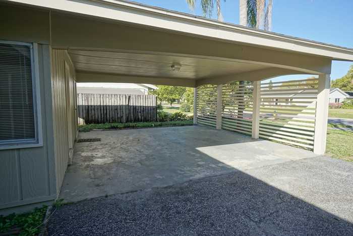 10411 Butia Pl - Photo 3 of 32