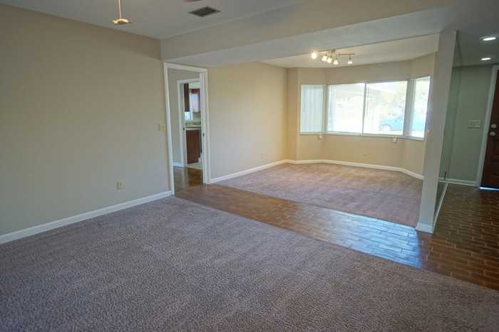 10411 Butia Pl - Photo 6 of 32