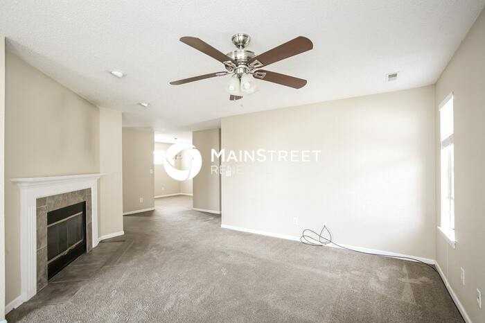 625 Locust Grove Ln - Photo 3 of 16
