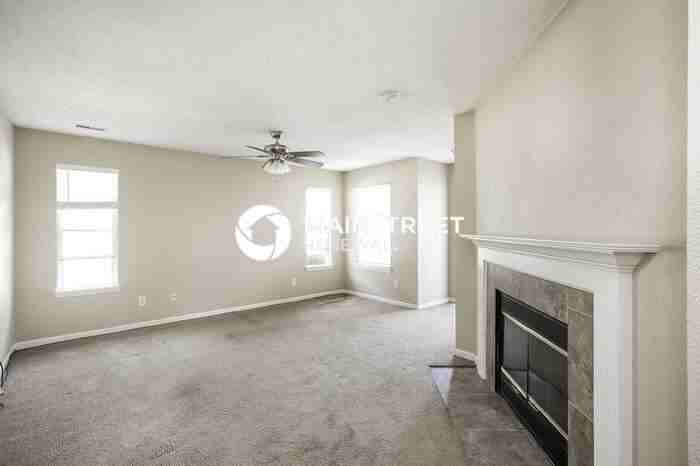 625 Locust Grove Ln - Photo 4 of 16