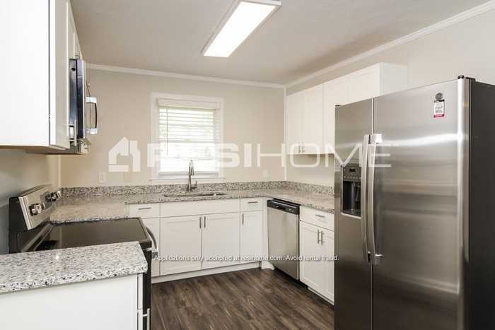 2931 Birchwood Way Sw - Photo 2 of 19