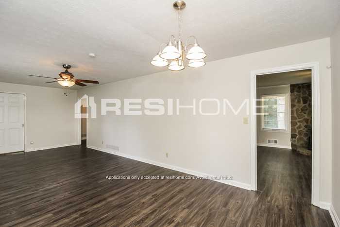 2931 Birchwood Way Sw - Photo 6 of 19