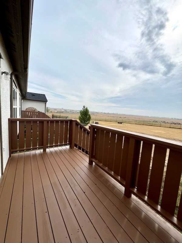 353 Mickelson Ct - Photo 2 of 7