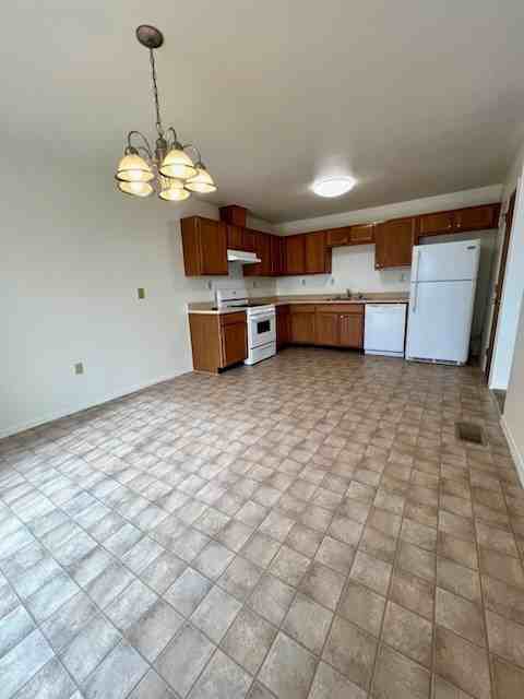 353 Mickelson Ct - Photo 4 of 7