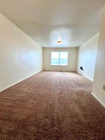 353 Mickelson Ct - Photo 5 of 7
