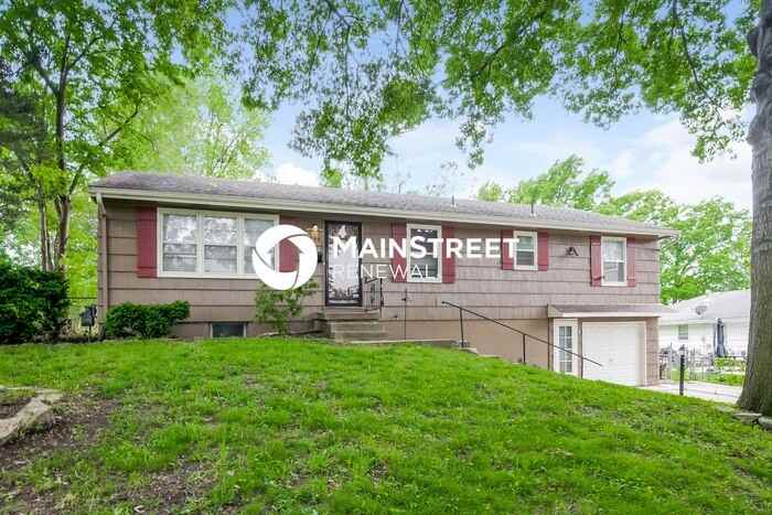 3403 E 106th Ter - Photo 4 of 17