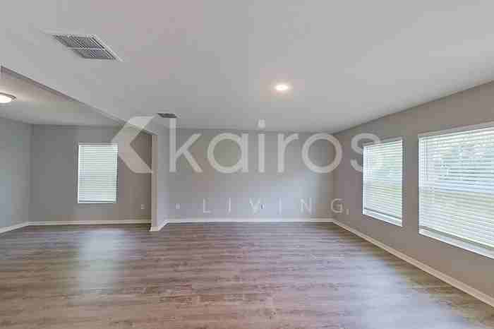 1124 Ware Ave - Photo 5 of 22
