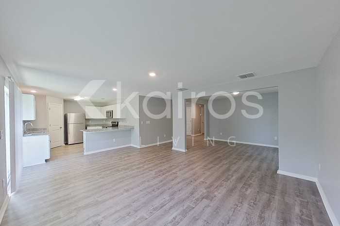 1124 Ware Ave - Photo 6 of 22