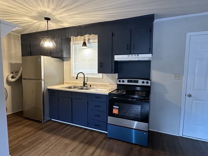 516 E Charles St #5 - Photo 4 of 10