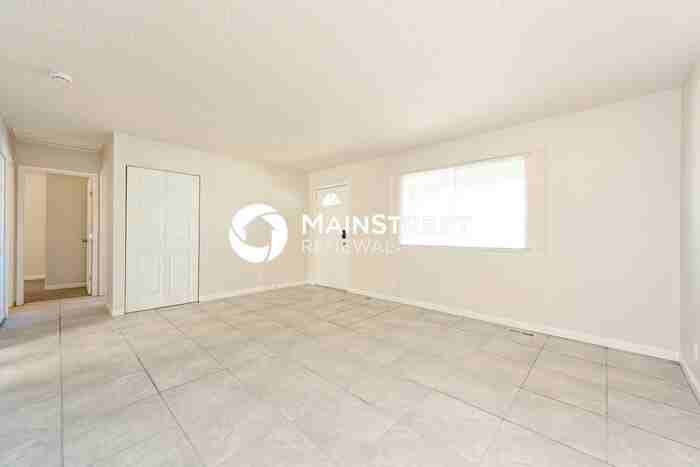 15004 Maxwell Pl - Photo 3 of 17