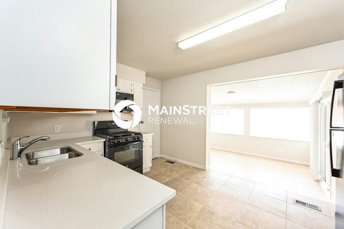 15004 Maxwell Pl - Photo 5 of 17