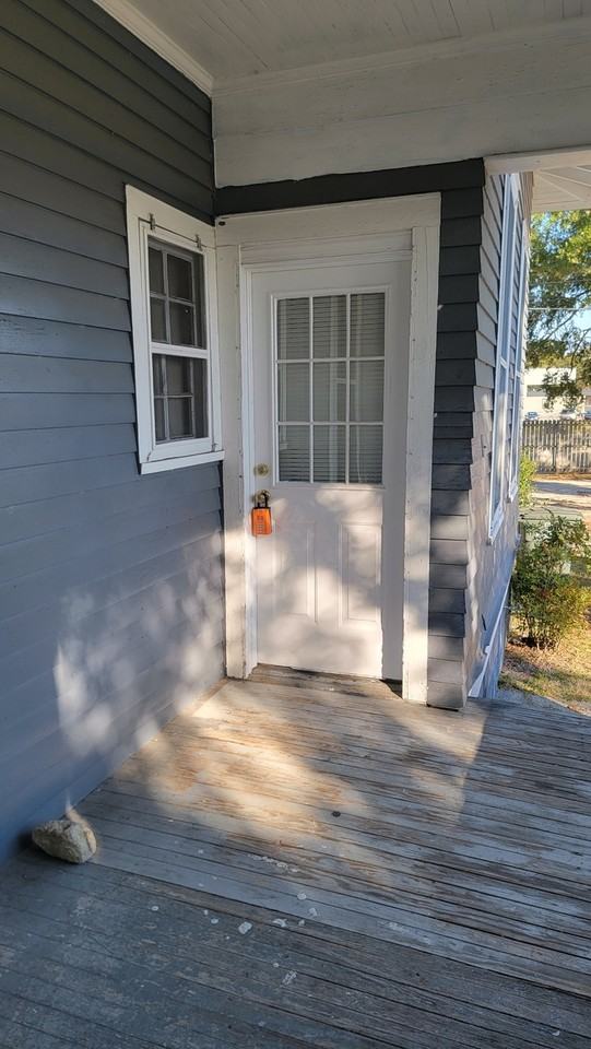 745A Bridge St #3 - Photo 2 of 7