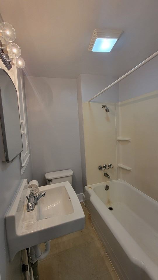 745A Bridge St #3 - Photo 5 of 7