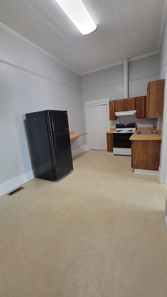 745A Bridge St #3 - Photo 6 of 7