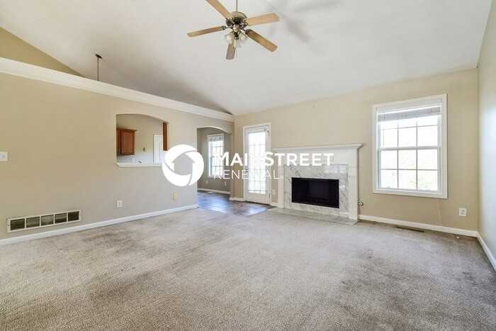 4910 Wynford Ln - Photo 2 of 17